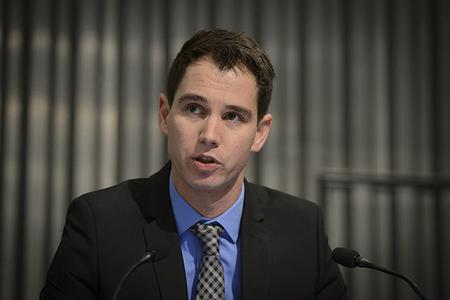 Dr Bernhard Blumenau