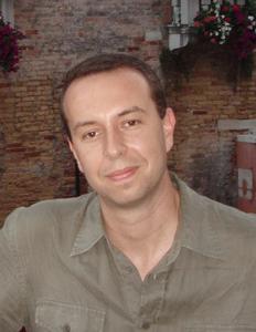Dr Carlos Machado