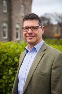 Prof Gustavo San Roman